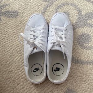 Nike Court Legacy Mules